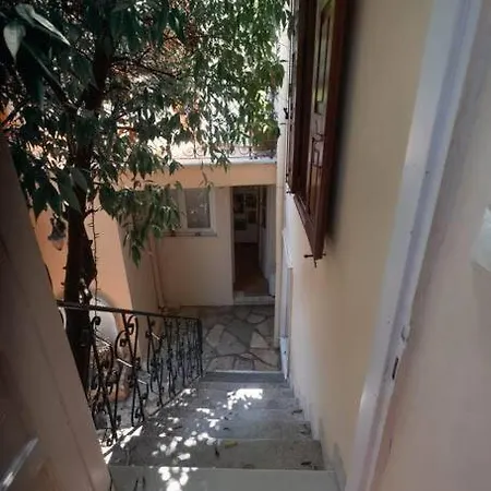 Holiday home At The Foot Of Acropolis.
