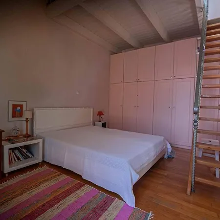 Holiday home At The Foot Of Acropolis. *