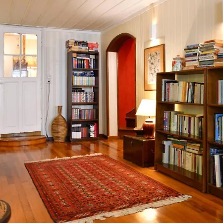 Tatil Evi At The Foot Of Acropolis. Atina